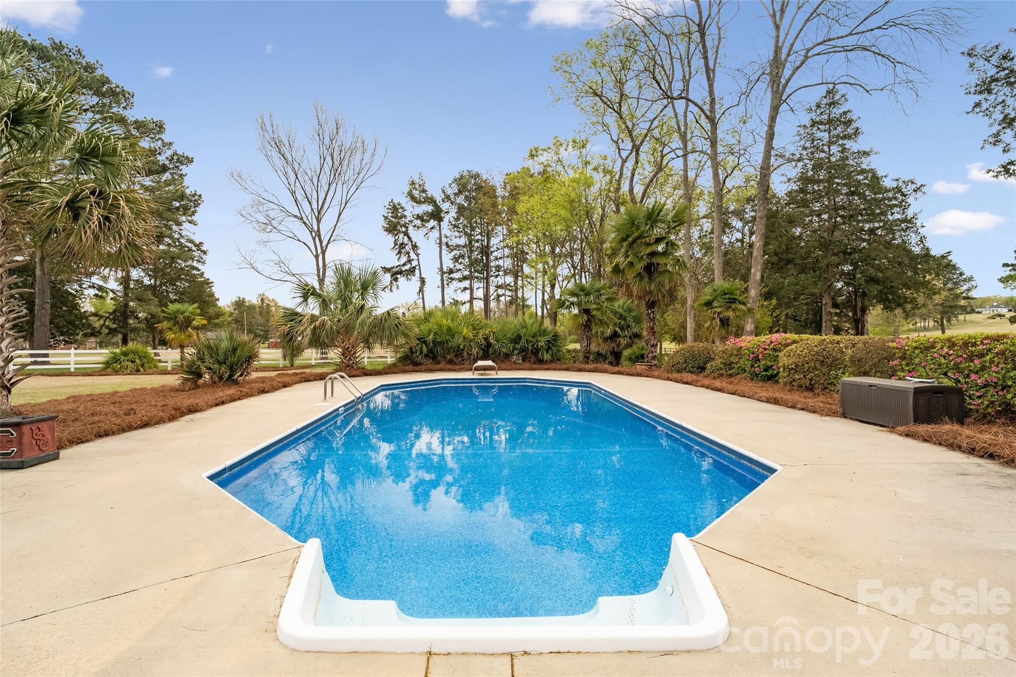 Country Club Estates - Residential