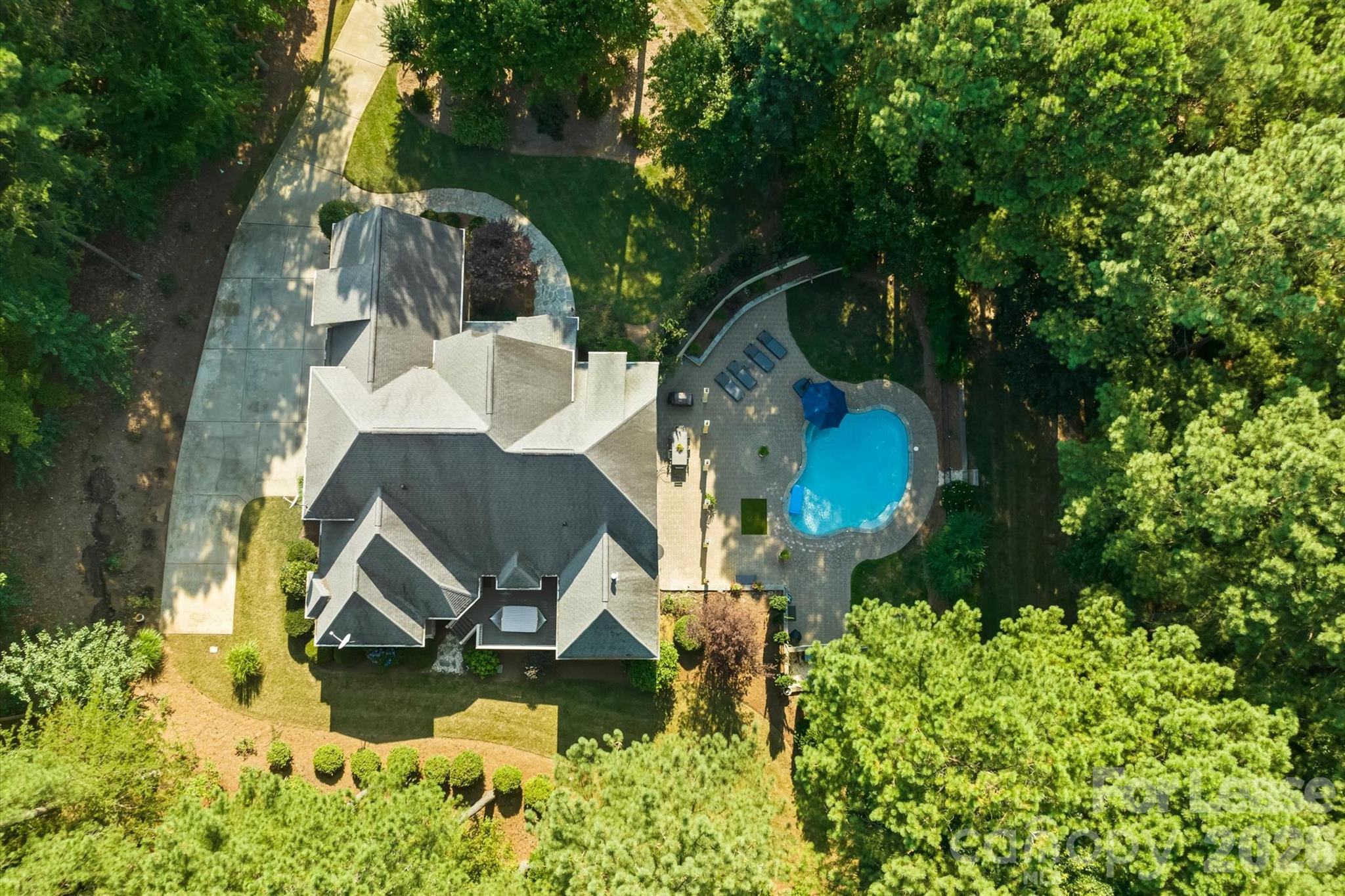 4552 Sawgrass Court