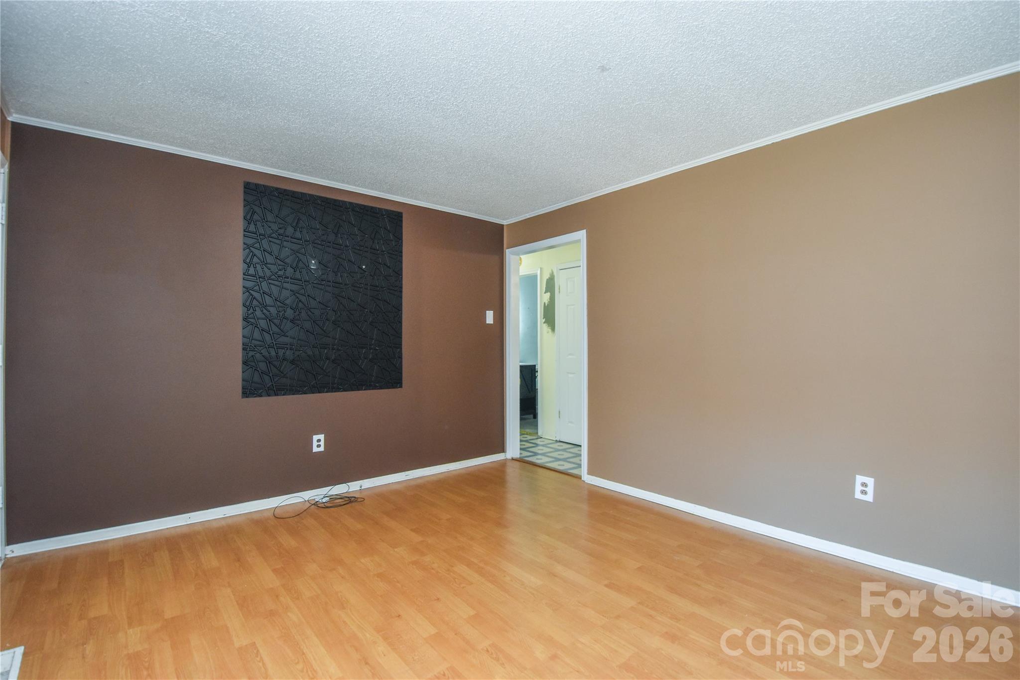 562 Barrington Place NW