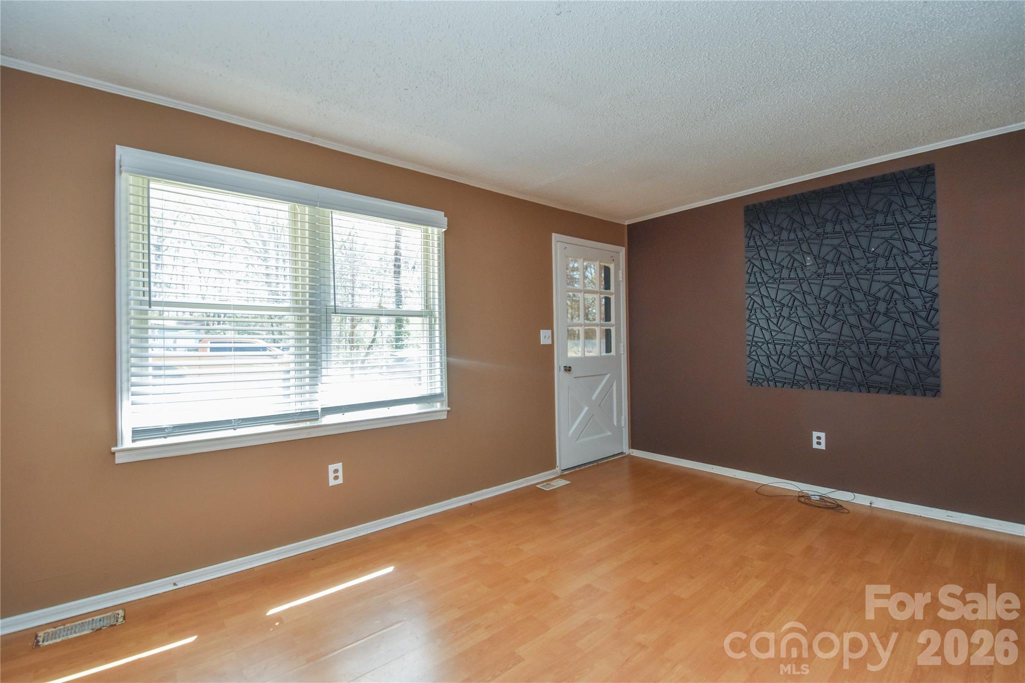 562 Barrington Place NW