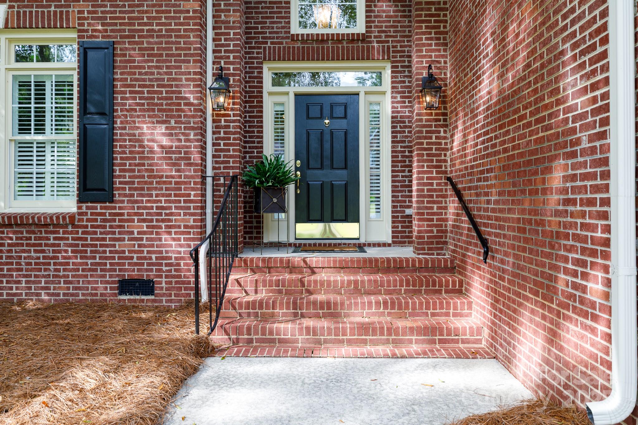 1587 Summit View Drive
