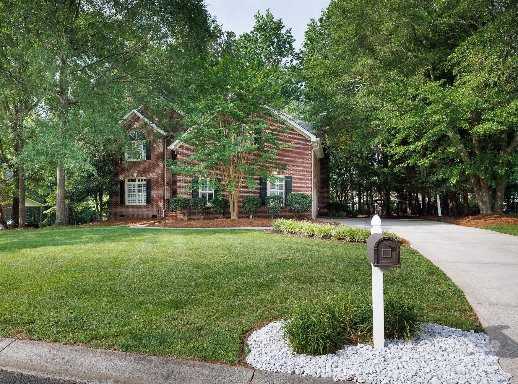 1587 Summit View Drive