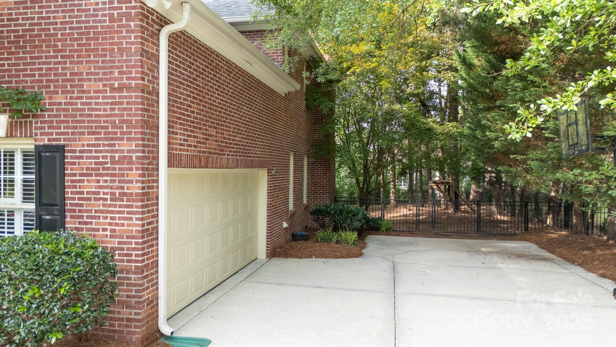 The Summit - Residential