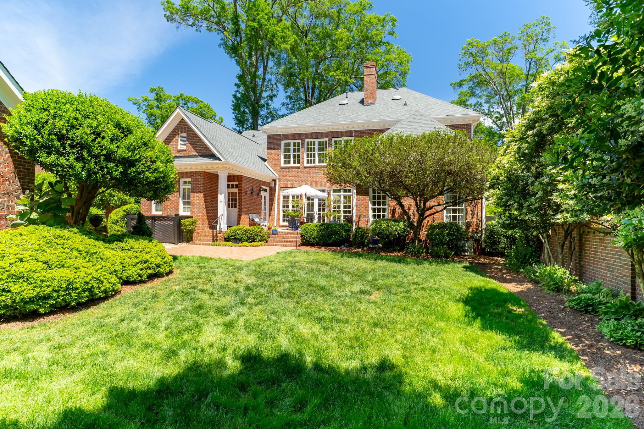 2046 Hopedale Avenue