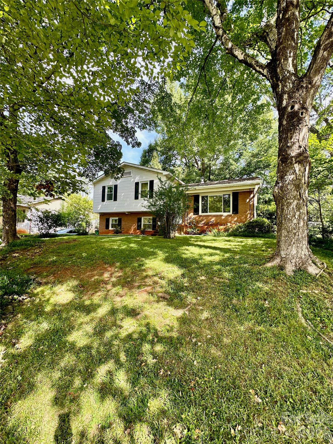 7200 Woodstock Drive