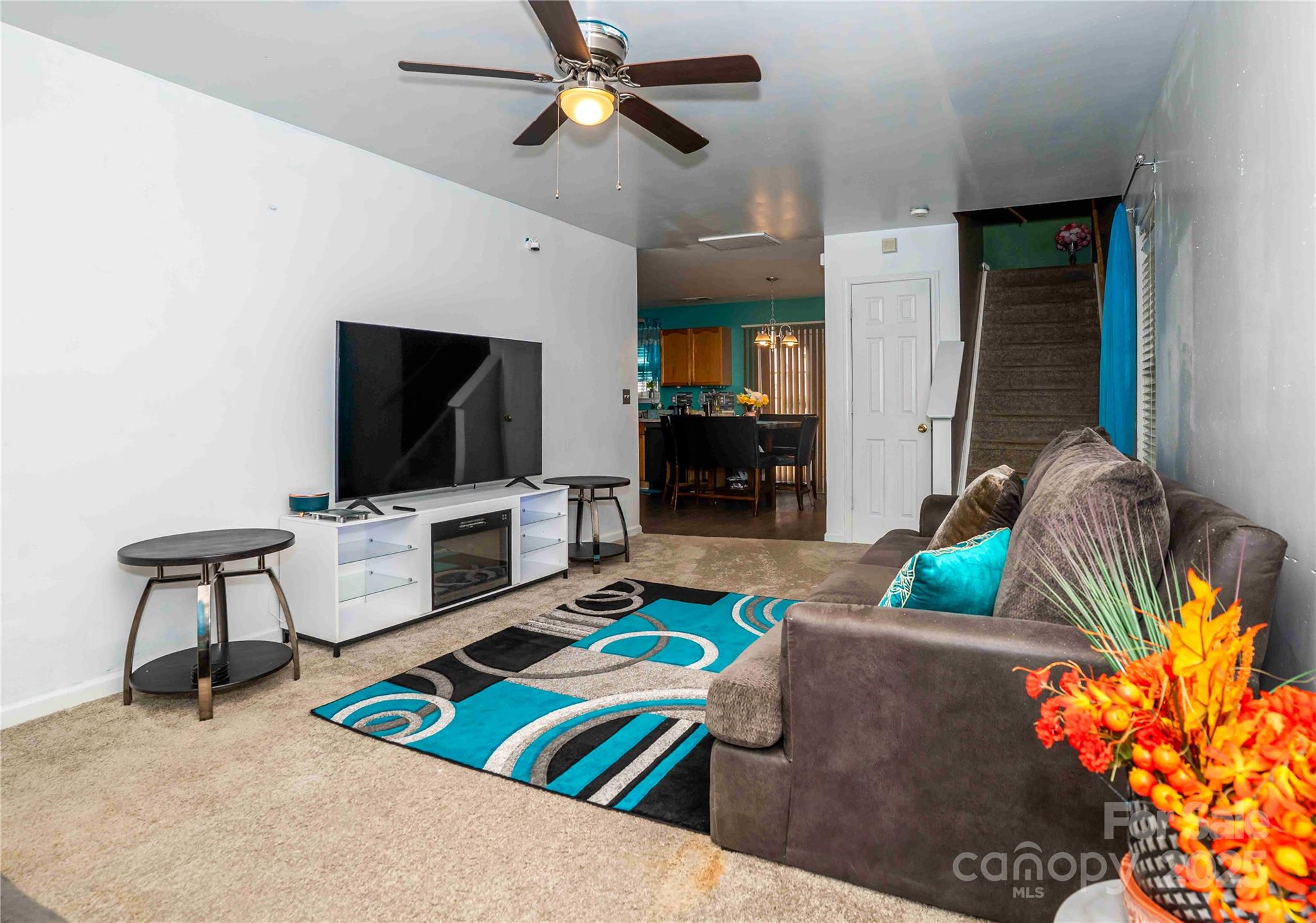 7136 Henderson Valley Lane