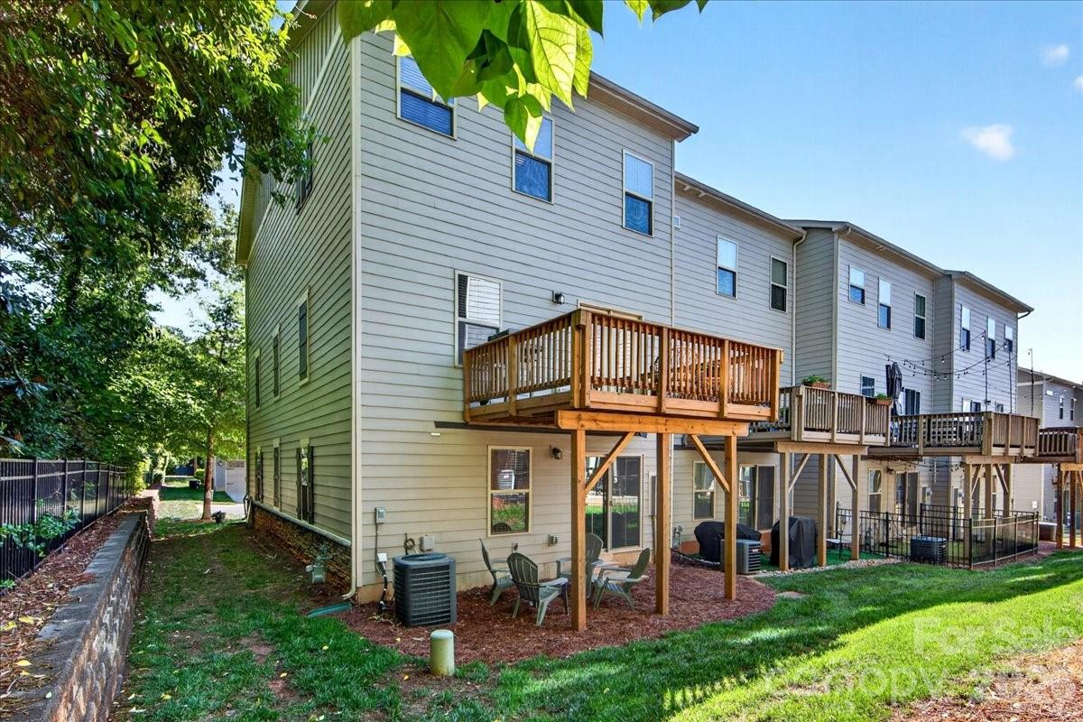 Townes of Oakhurst - Residential