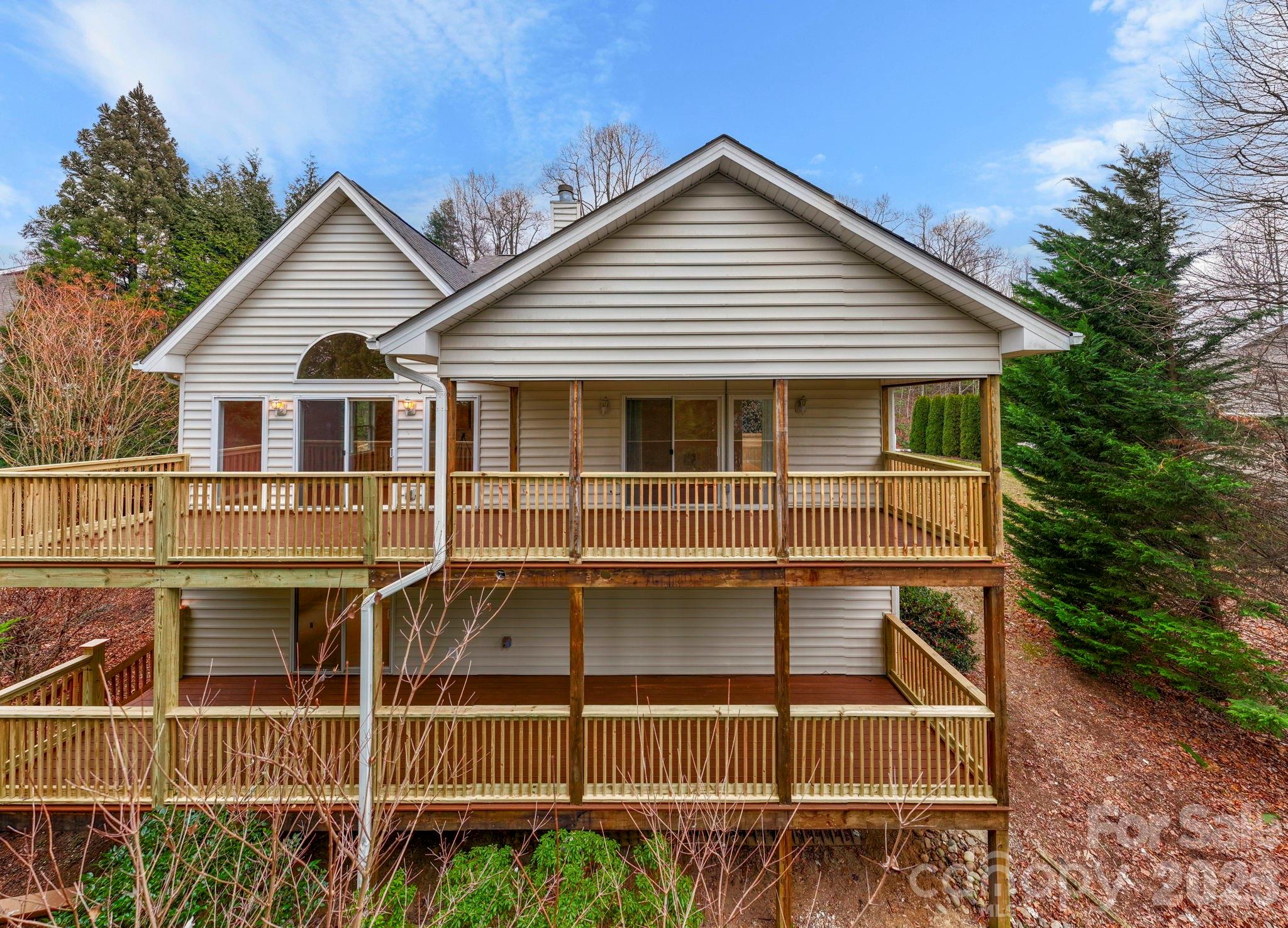 242 Carriage Summitt Way