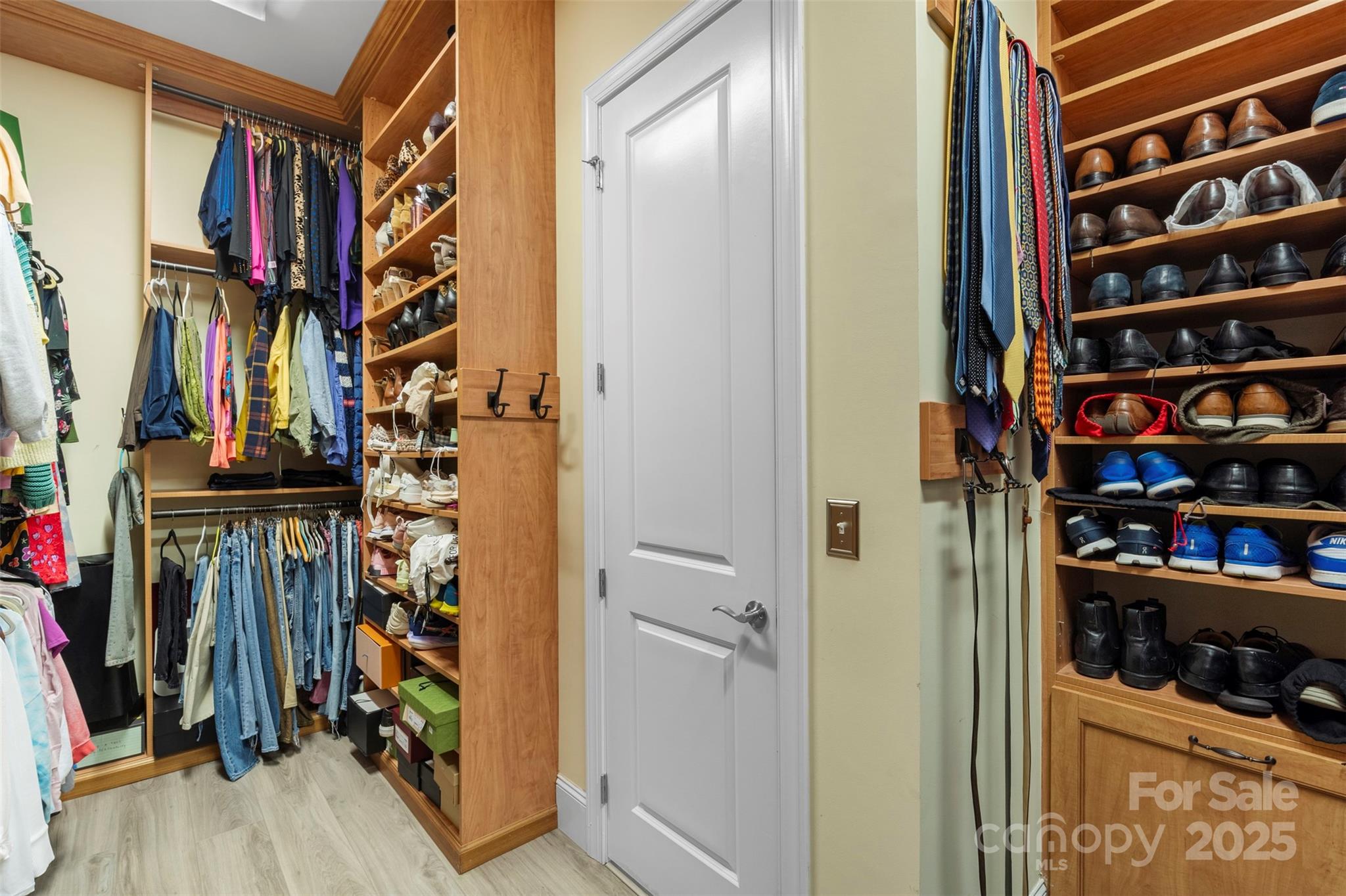 The Coves On River Oaks - Residential