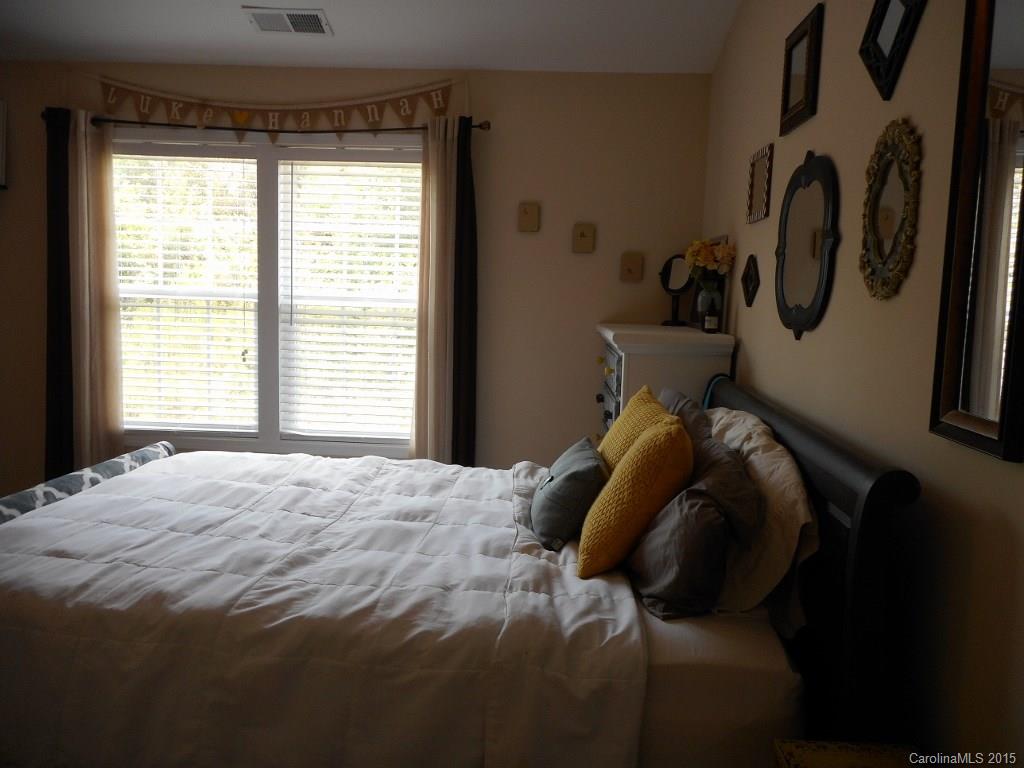 Makayla at Huntington - Residential