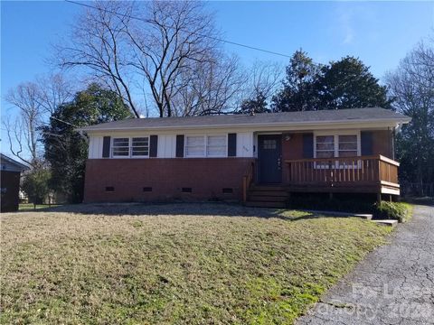 Photo of 7109 Rockcliff Court, Charlotte, NC 28210 (MLS # 4404756)