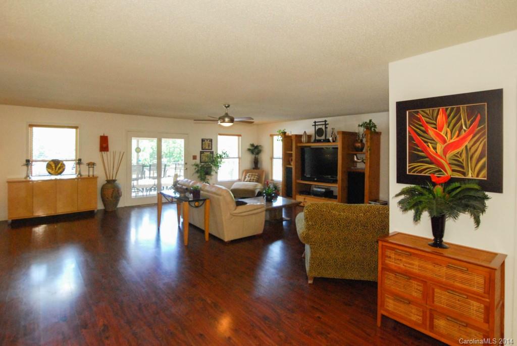 Tega Cay - Residential