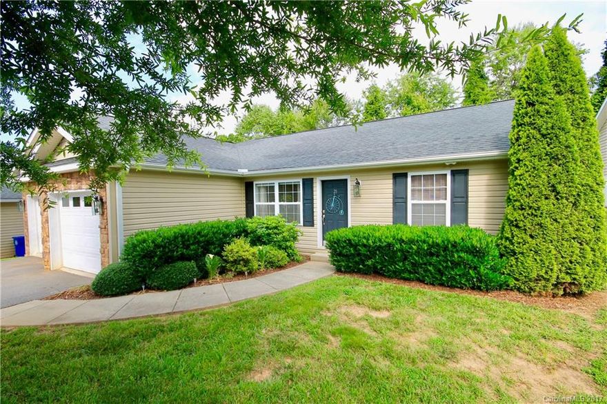 Come see this lovely home!  Beautiful stand alone home in Willow Creek Village features open concept, cozy fireplace, three bedrooms/two baths, and wonderful back deck to enjoy. You will love all the square footage this home has to offer, including the two car garage. Willow Creek Village is conveniently located just off Sand Hill School Rd, and covers all exterior maintenance. Tax records state Condo PUD with land.