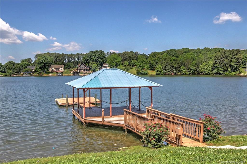 Island Point - Residential