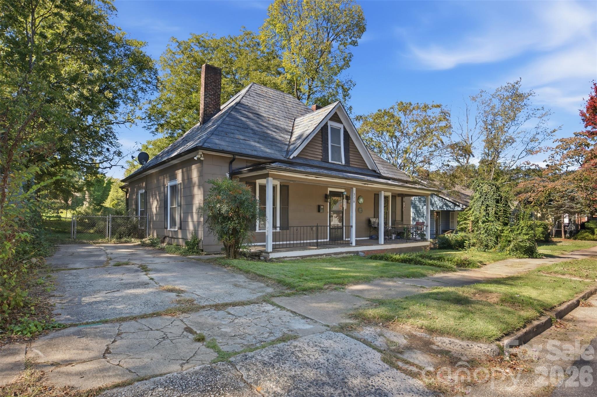 328 S Race Street