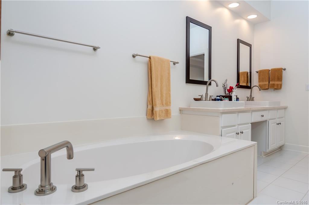 Ivy Ridge At Ballantyne - Residential