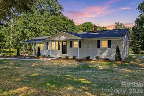 Photo of 1524 Williams Road, Lewisville, NC 27023 (MLS # 4391321)