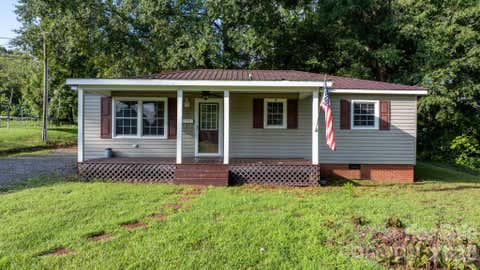Photo of 708 E Klutz Street, Maiden, NC 28650 (MLS # 4412226)