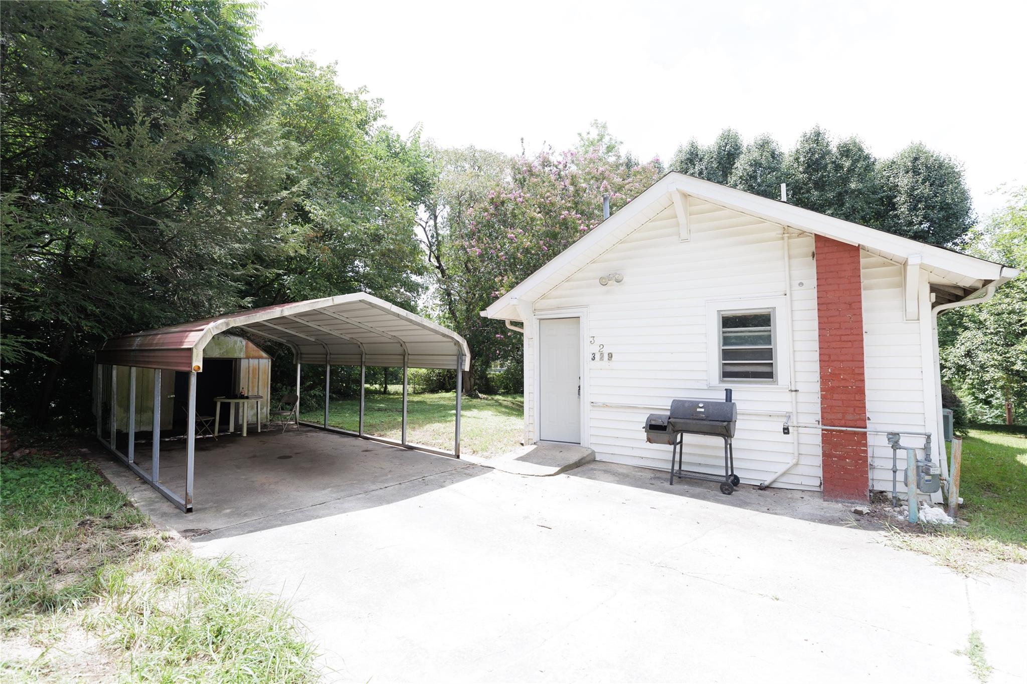 329 Finley Avenue NW
