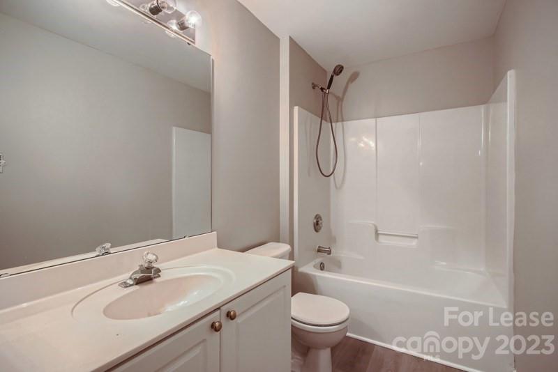 Brandon Oaks - Residential Lease