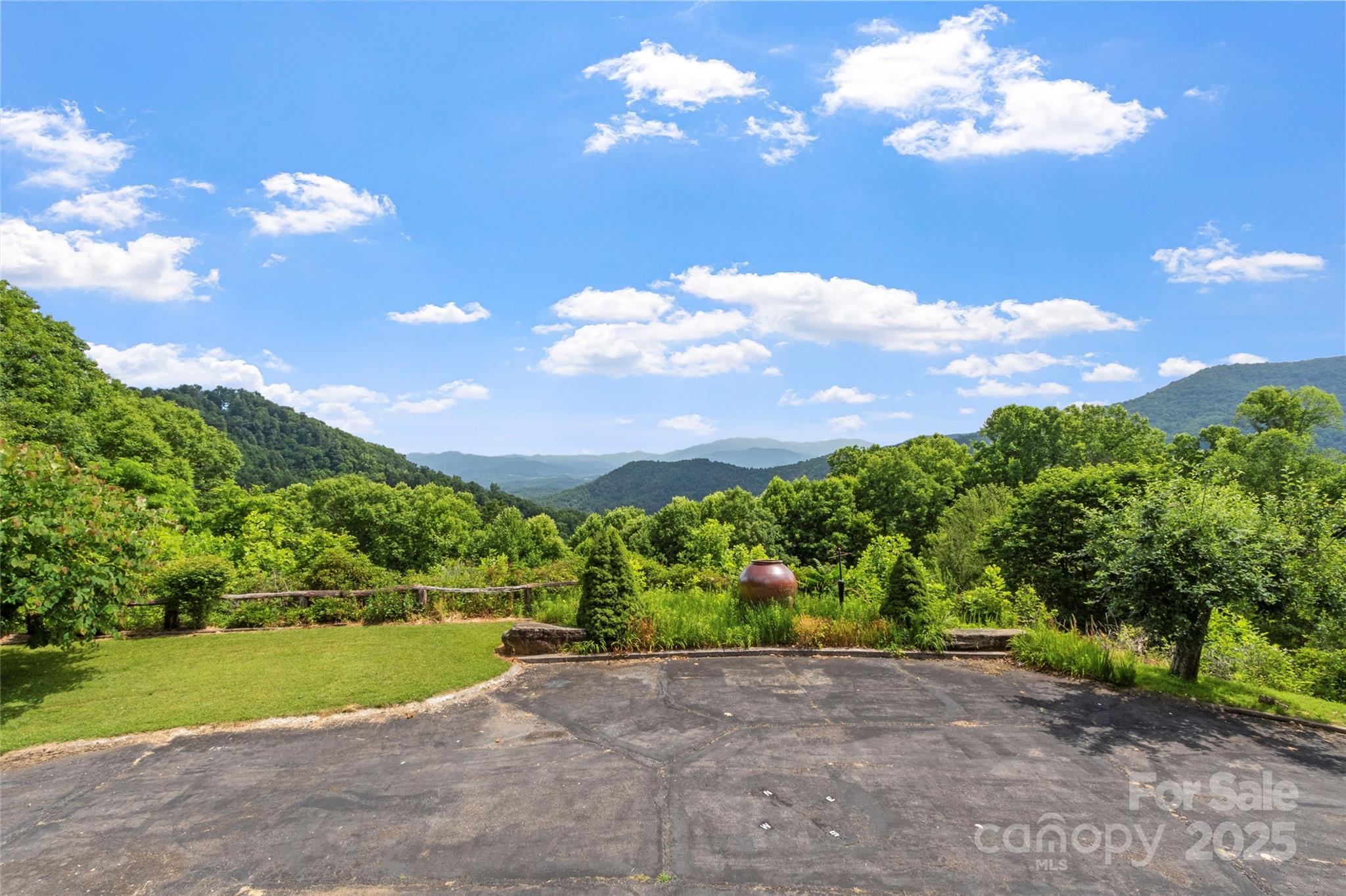 891 Moonshine Mountain Road