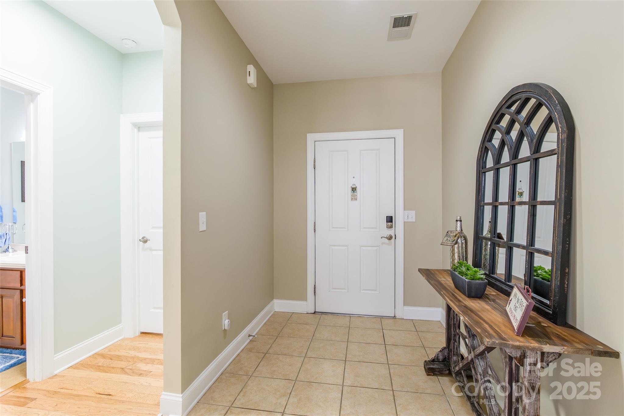 3547 S Bank Court