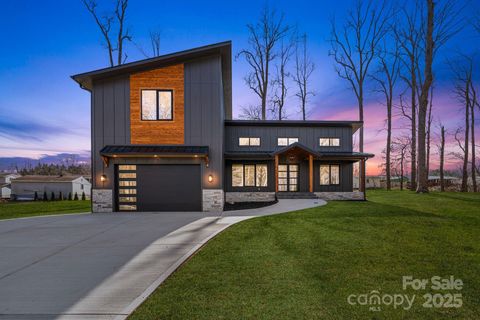41 SCOTT MEADOWS Drive Asheville NC 28806