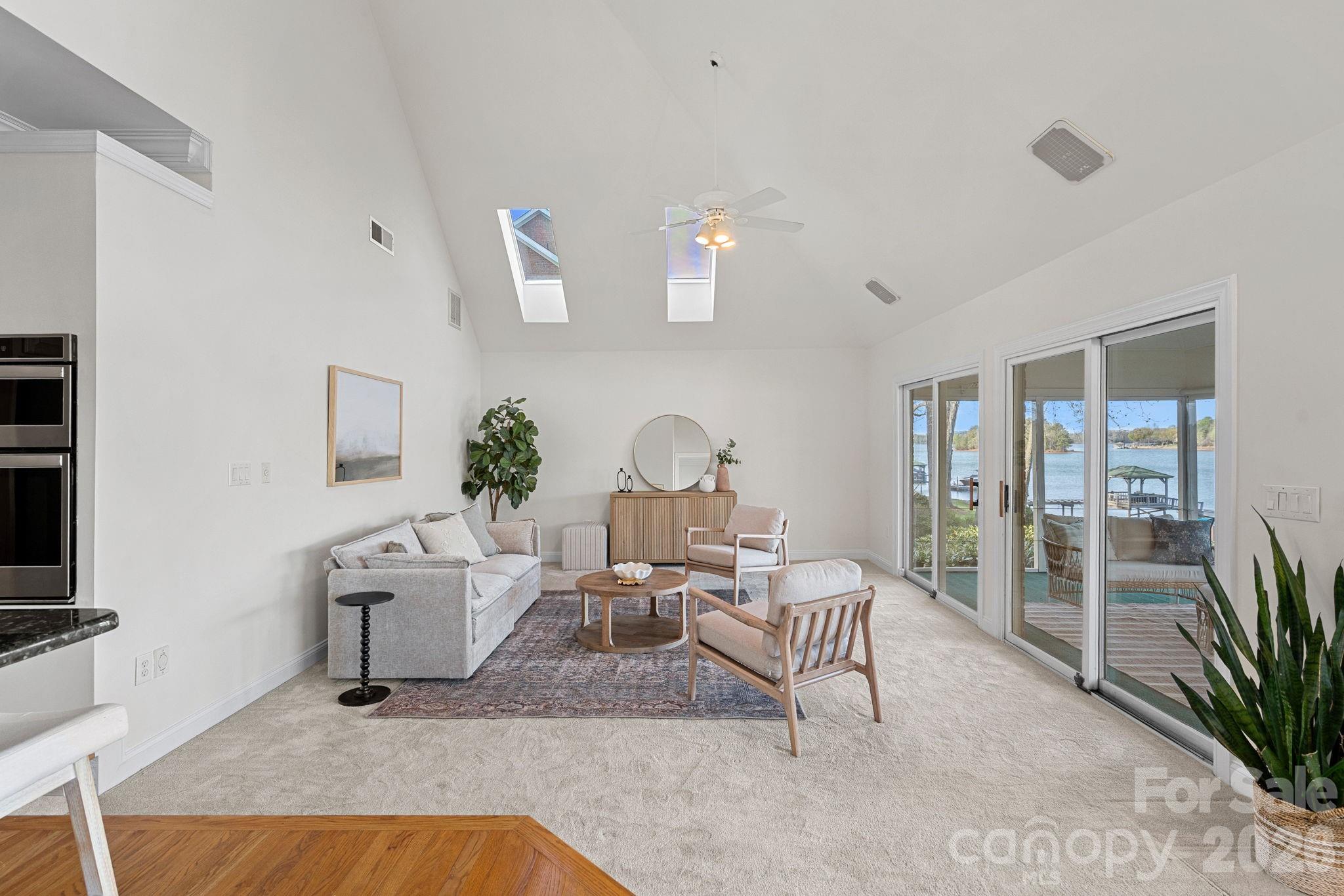 The Harbour at the Pointe - Residential