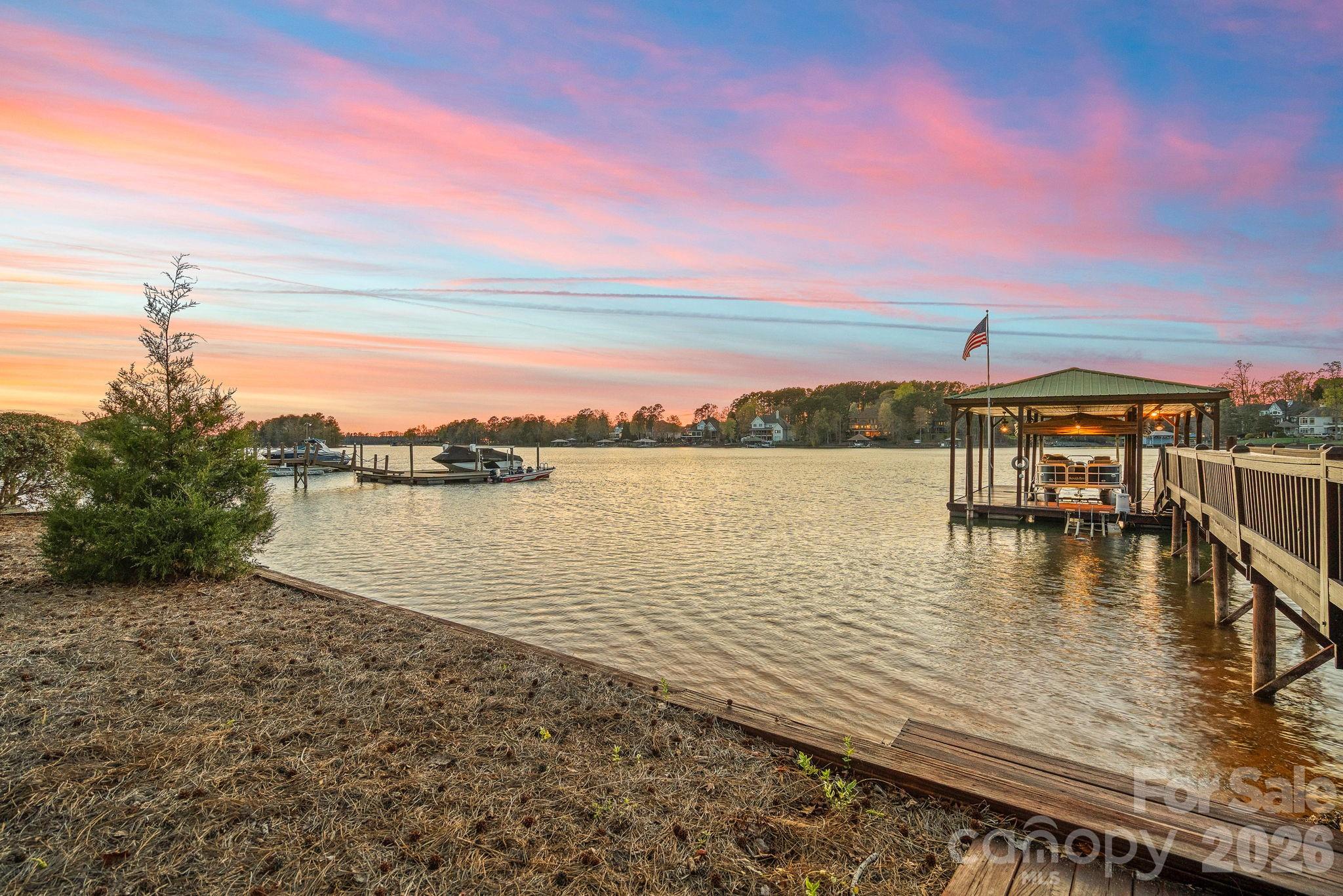 The Harbour at the Pointe - Residential