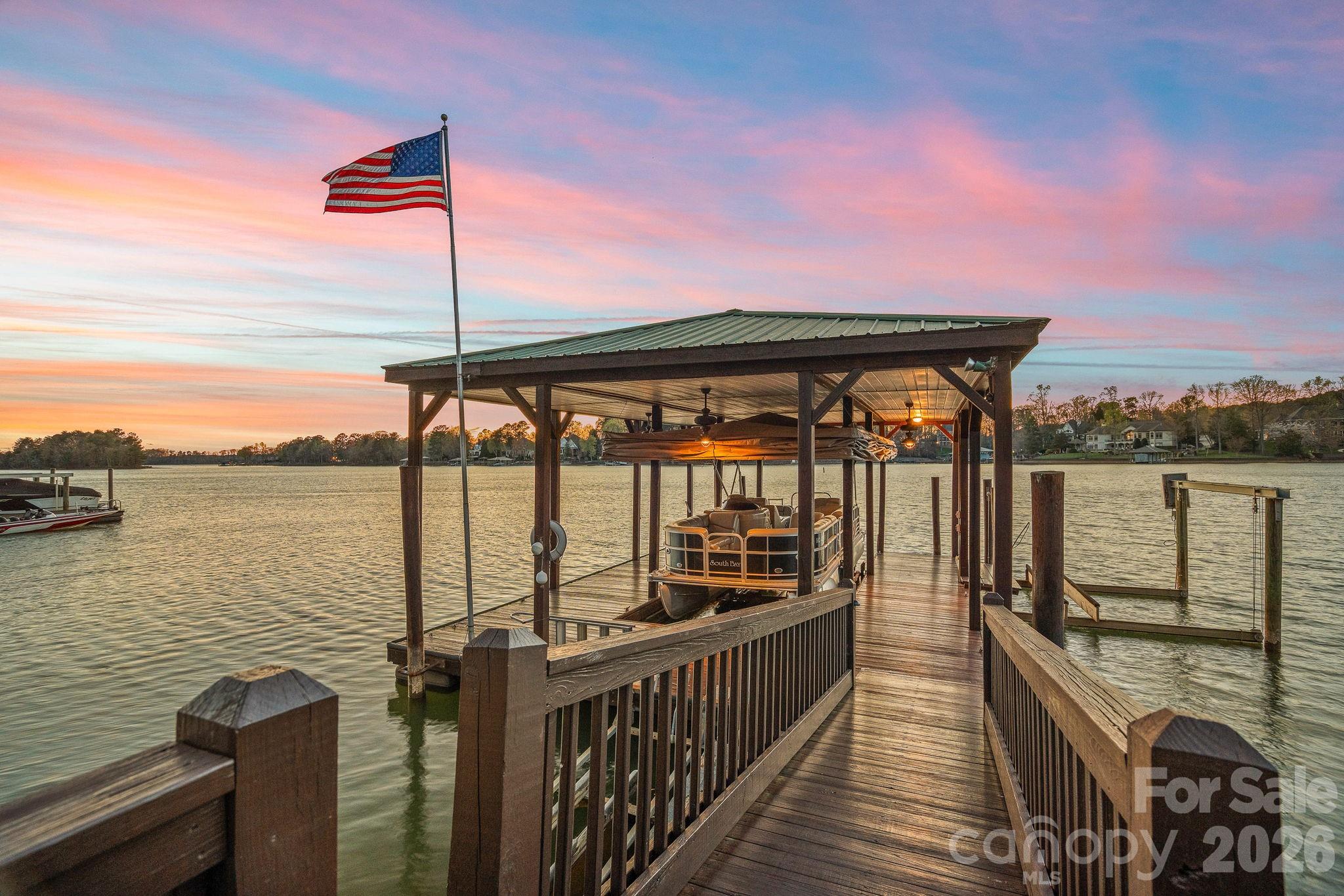 The Harbour at the Pointe - Residential