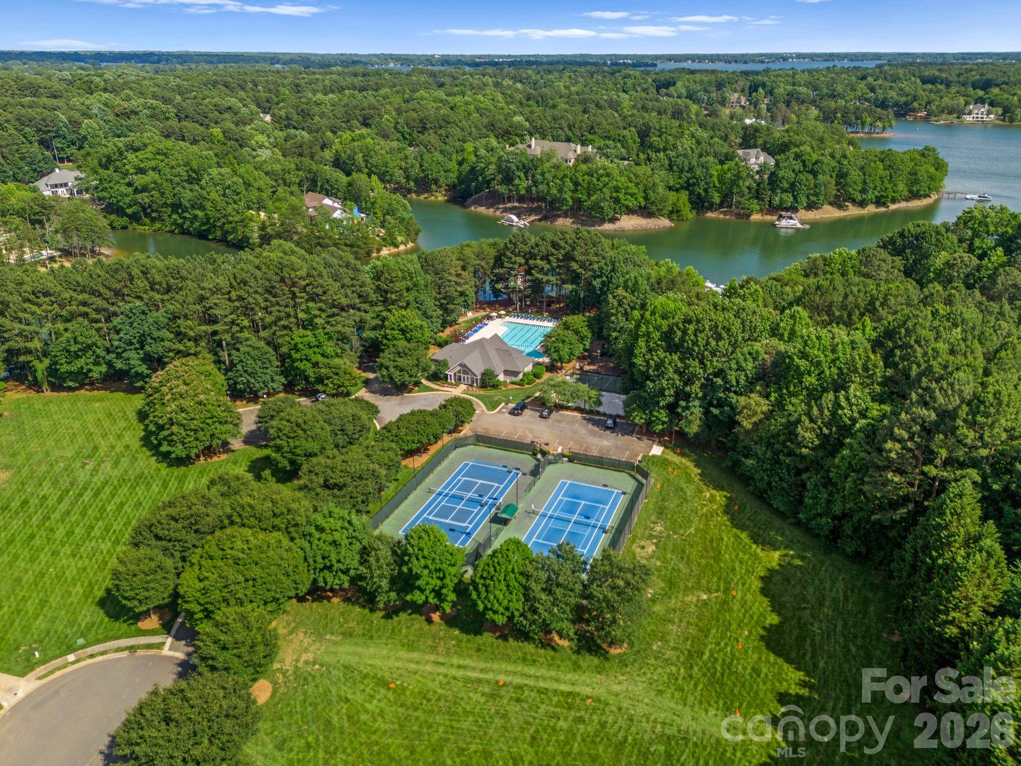 The Harbour at the Pointe - Residential