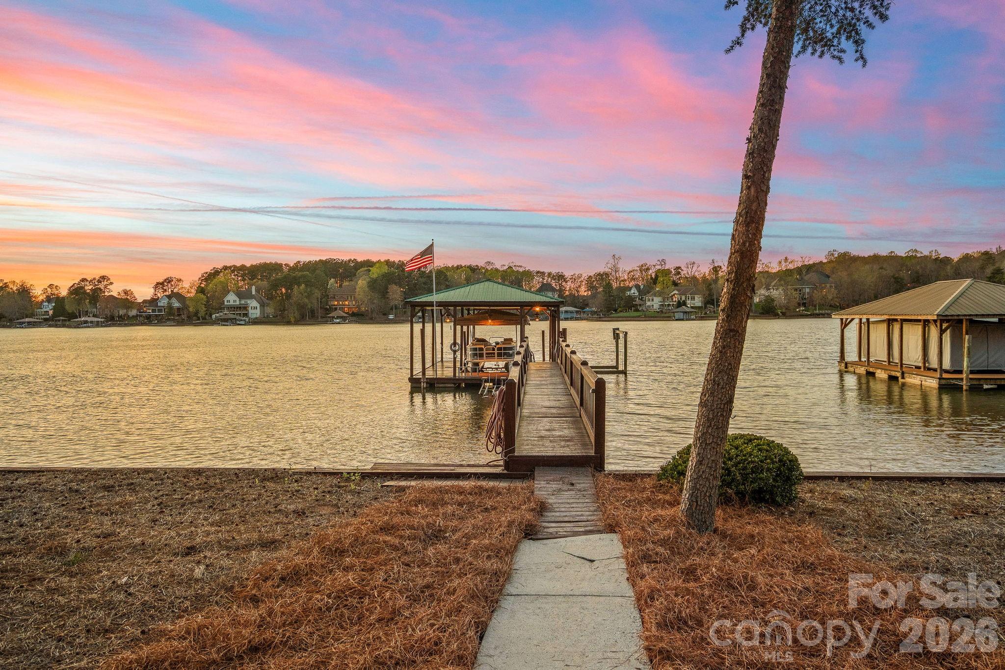 The Harbour at the Pointe - Residential