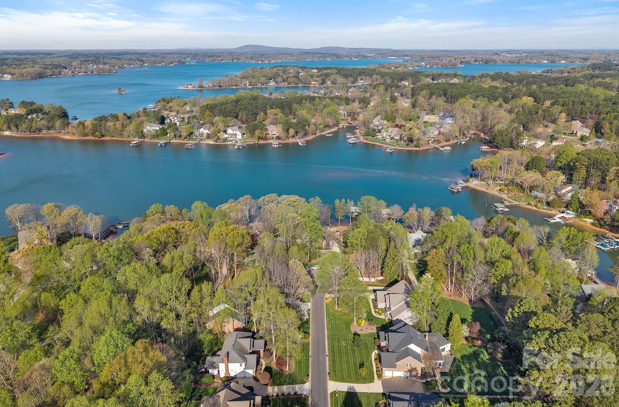 The Harbour at the Pointe - Residential