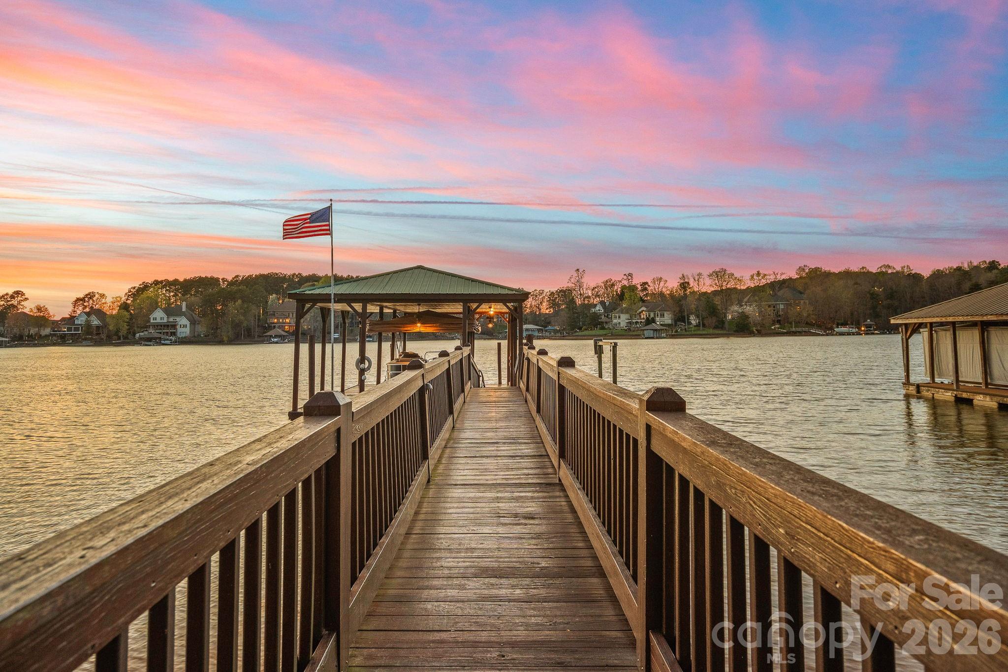 The Harbour at the Pointe - Residential