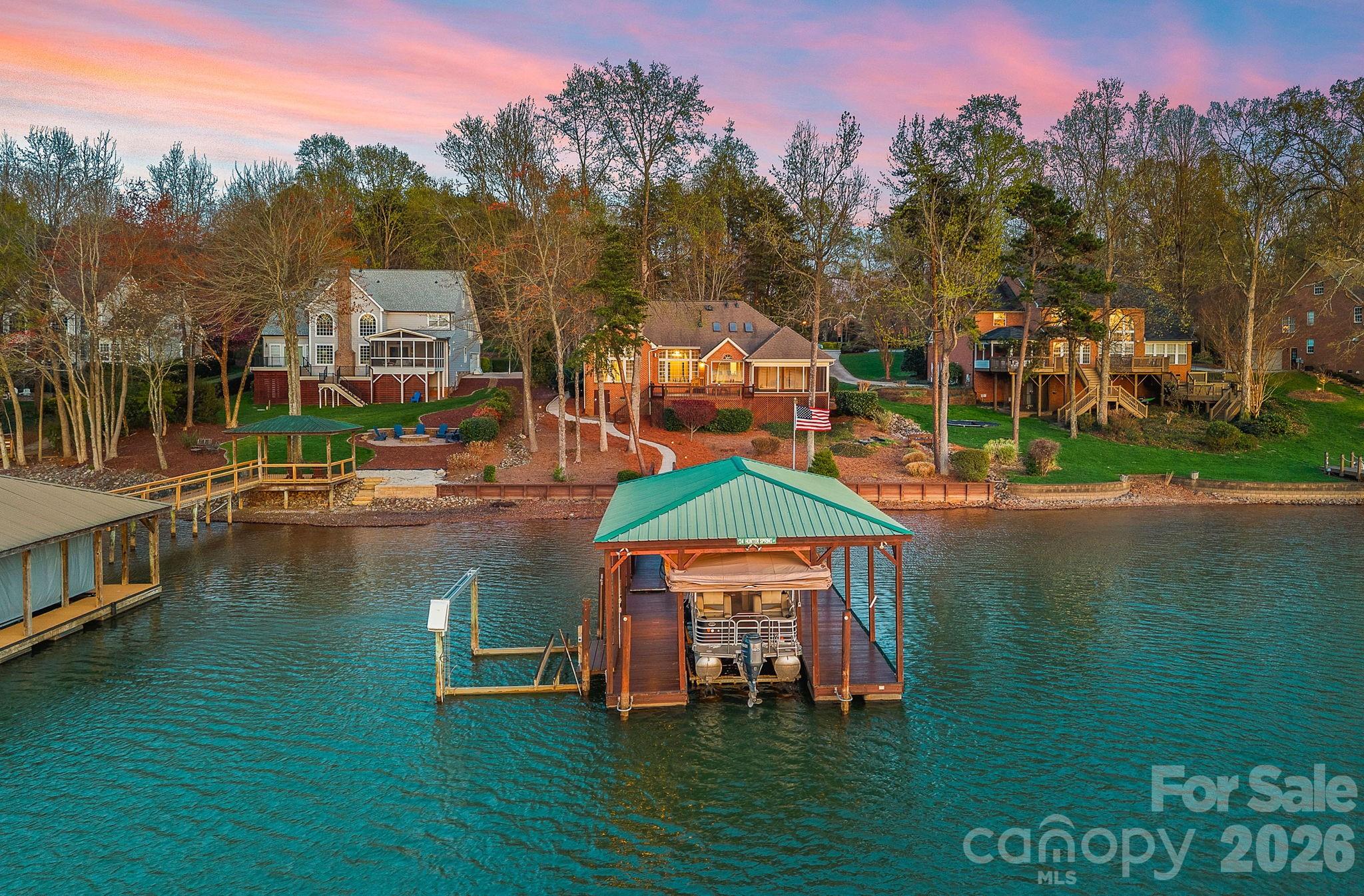 The Harbour at the Pointe - Residential