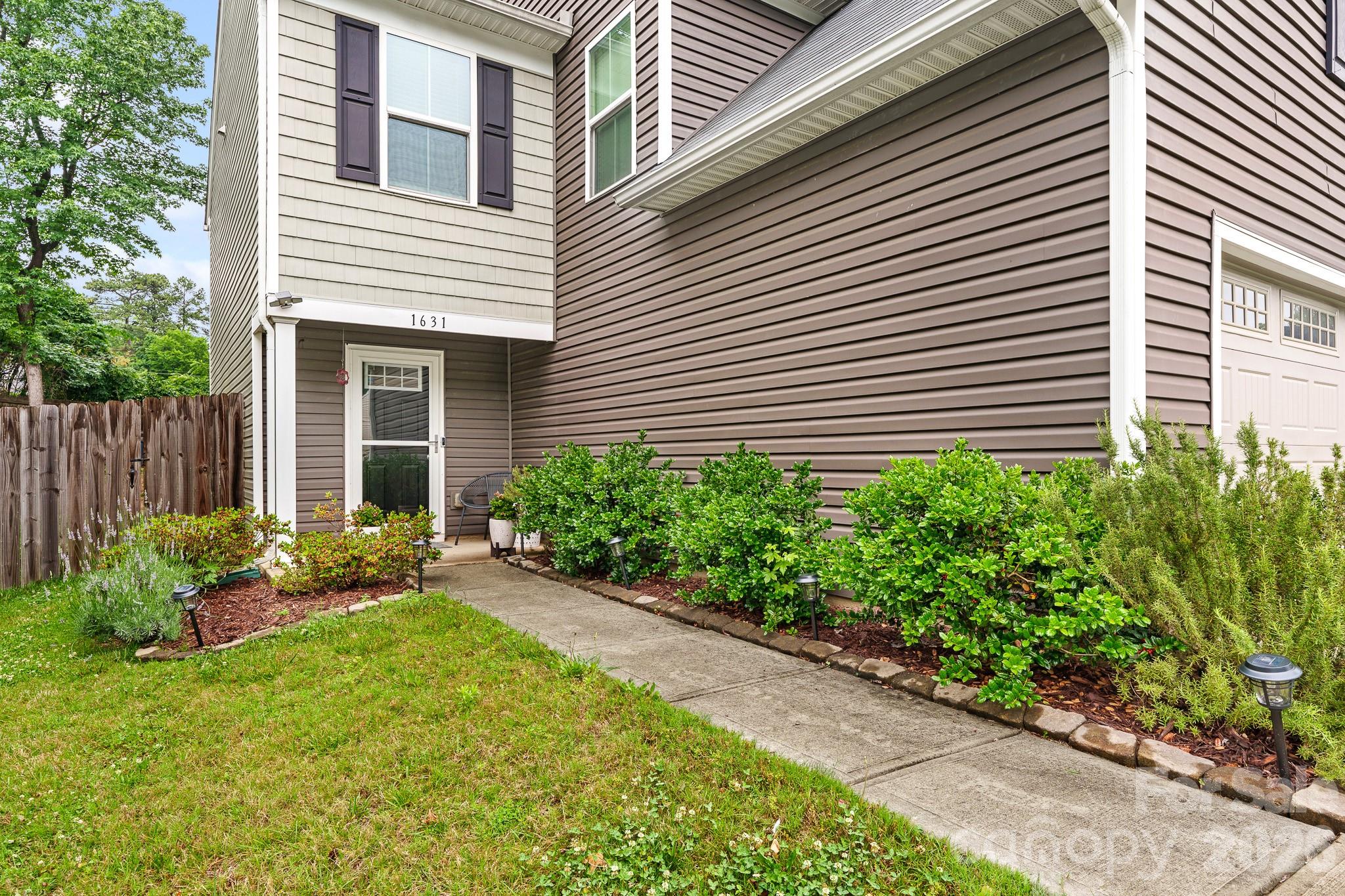 1631 Hooper Court