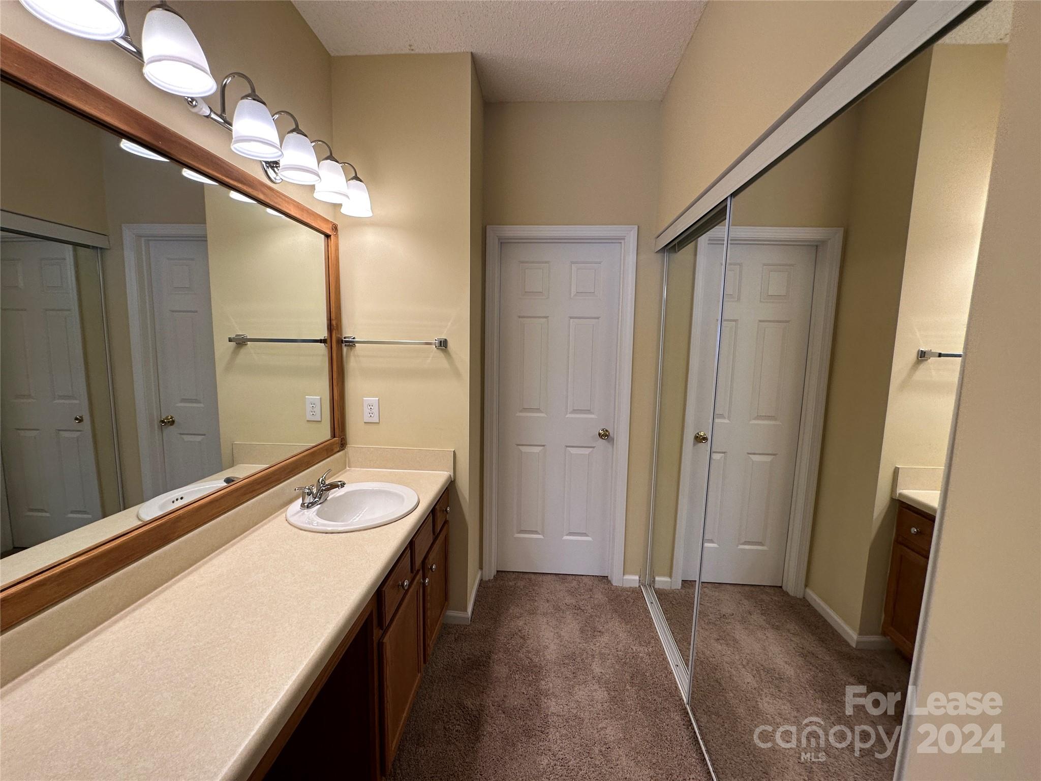 Highland Creek - Residential Lease