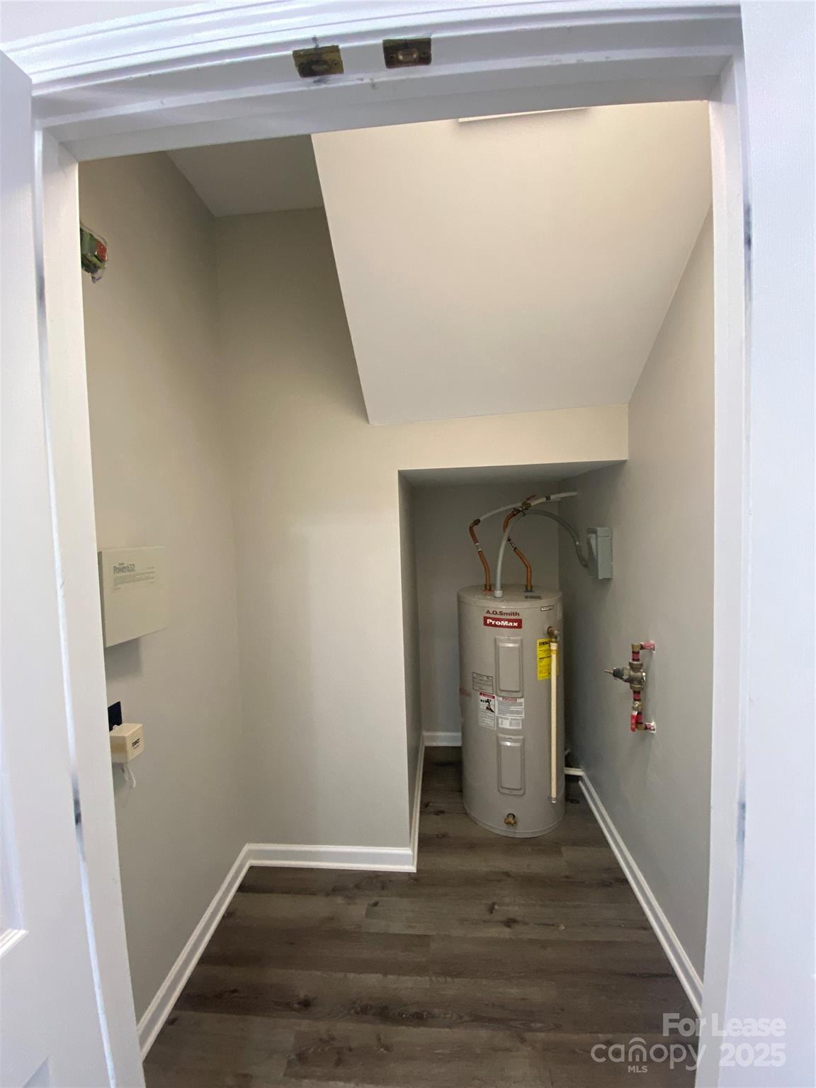 Oakbrooke - Residential Lease