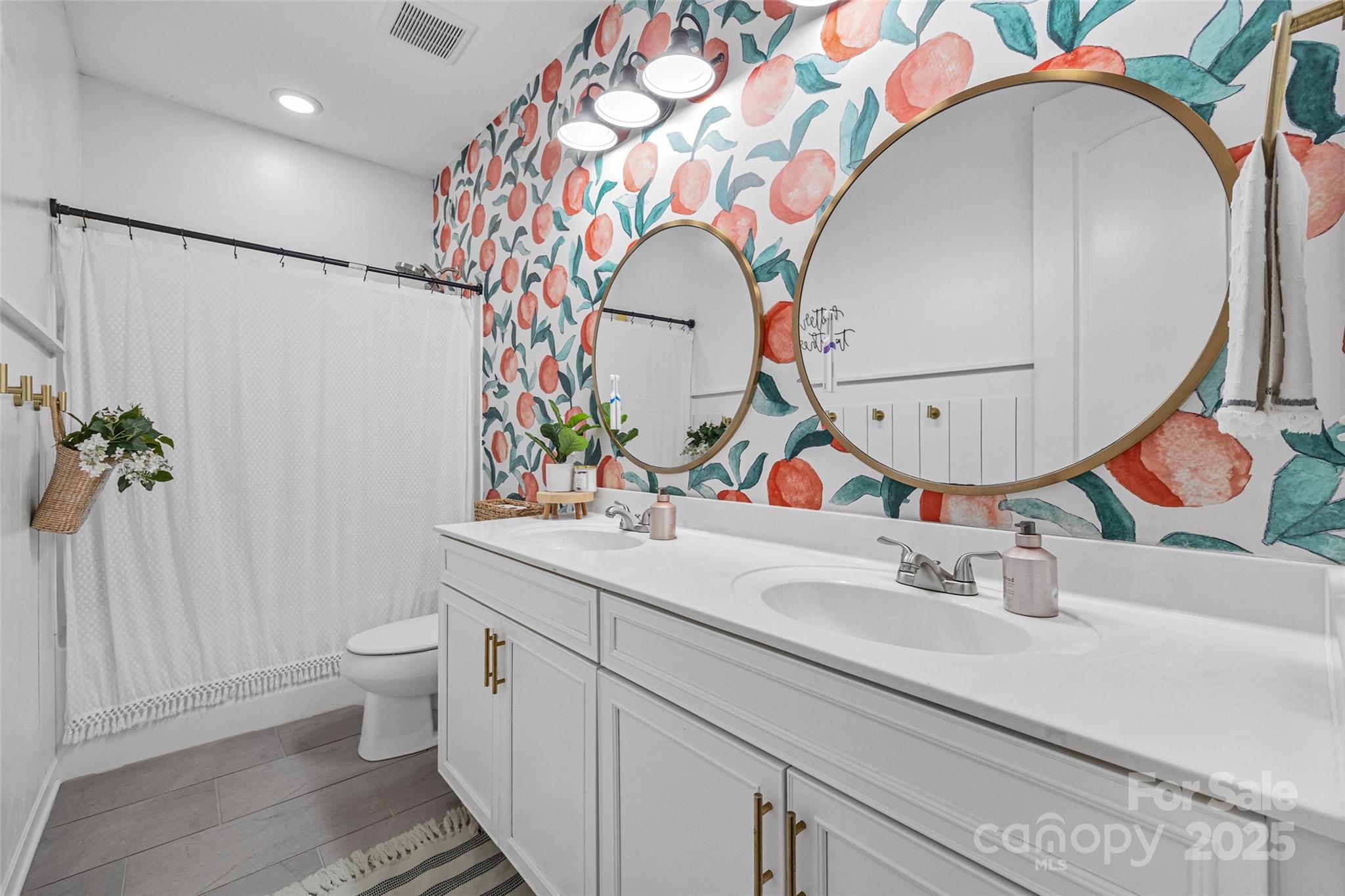 Lake Crest - Residential