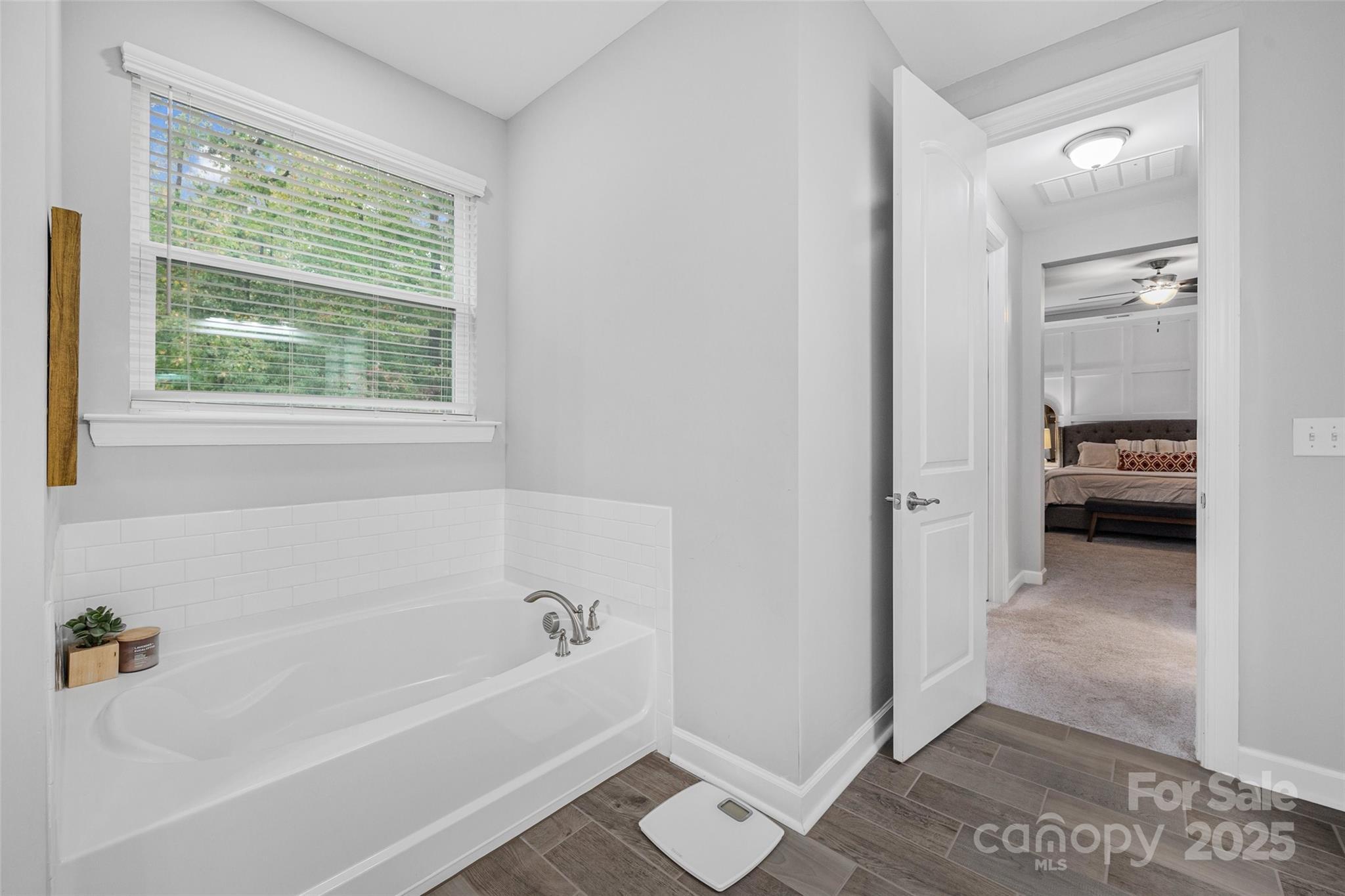 Lake Crest - Residential