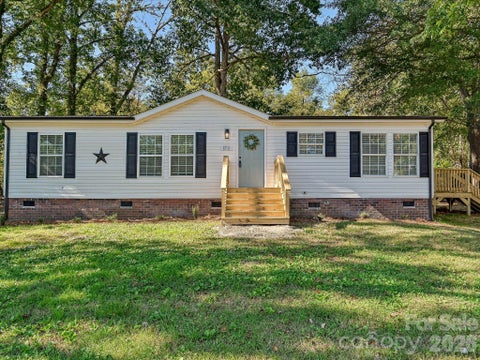 Photo of 1711 Trexlar Avenue, Gastonia, NC 28052 (MLS # 4437037)