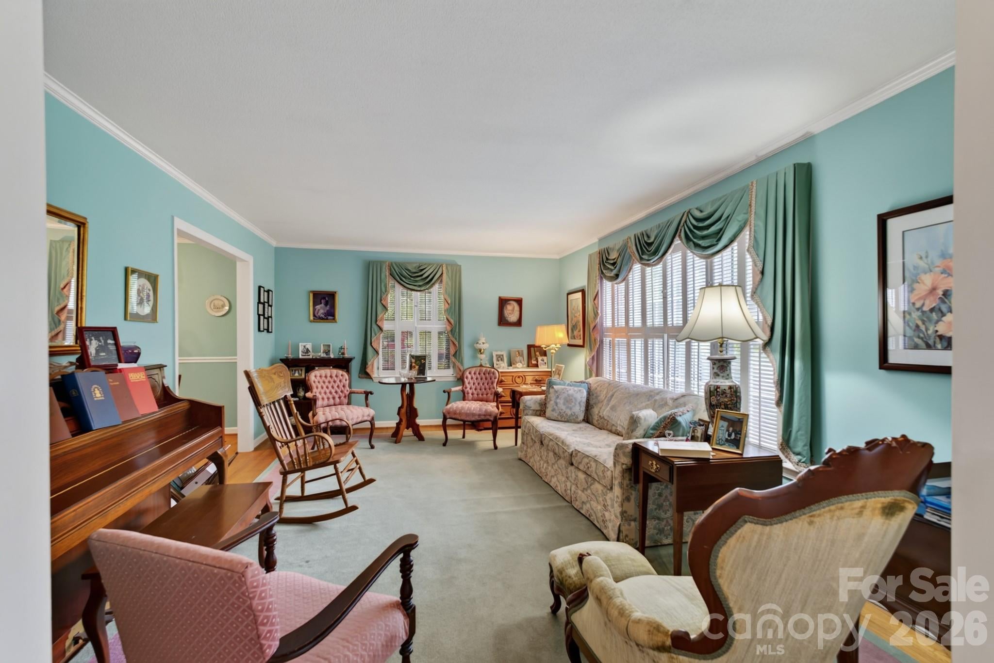 2124 Poinsett Drive