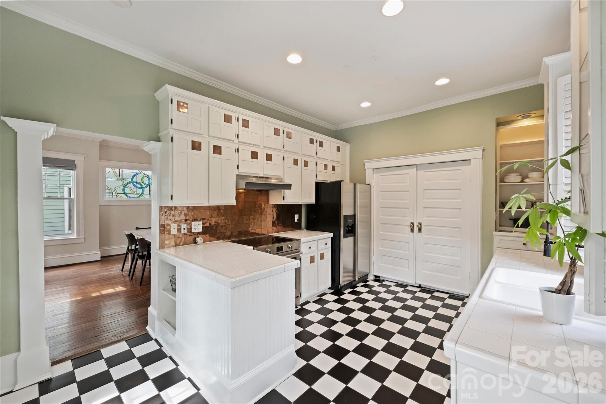 Elizabeth - Residential