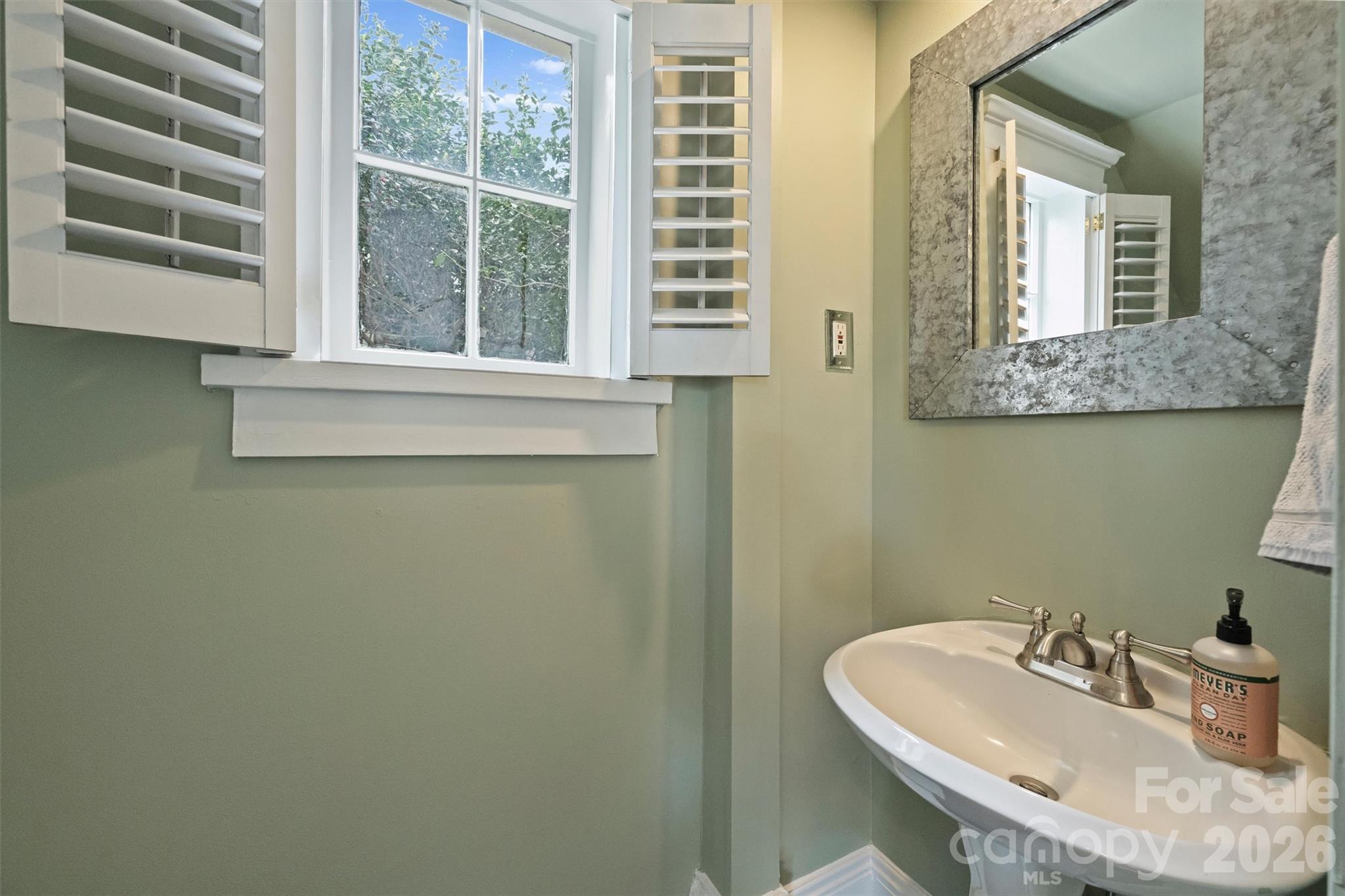 Elizabeth - Residential