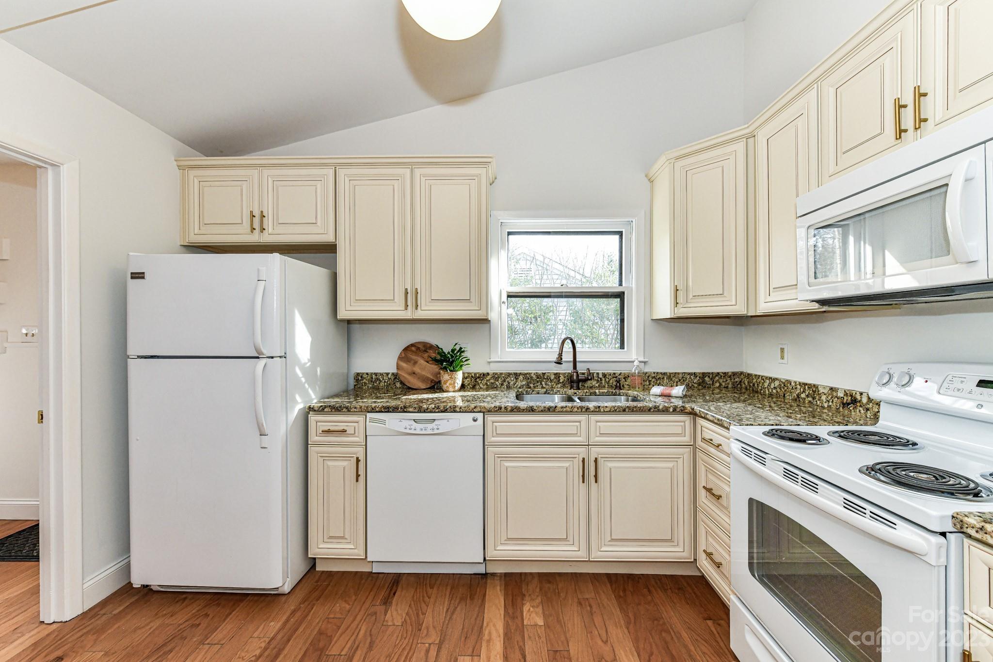 Sardis Forest - Residential