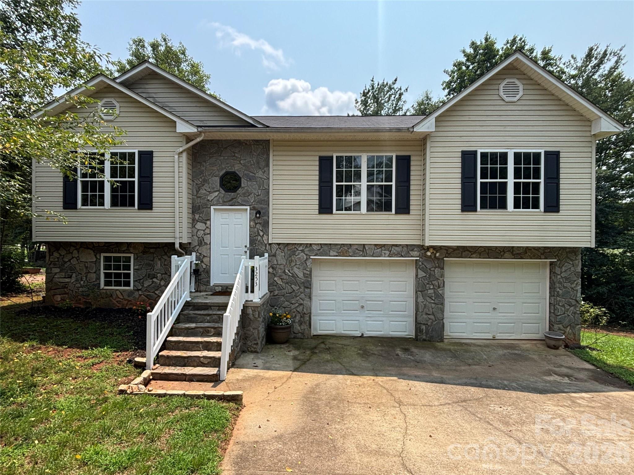 3253 Capital Court, Lenoir, NC, 28645