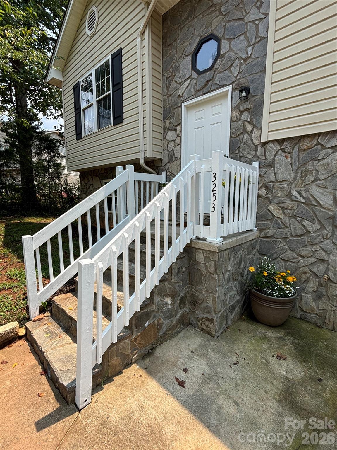 3253 Capital Court