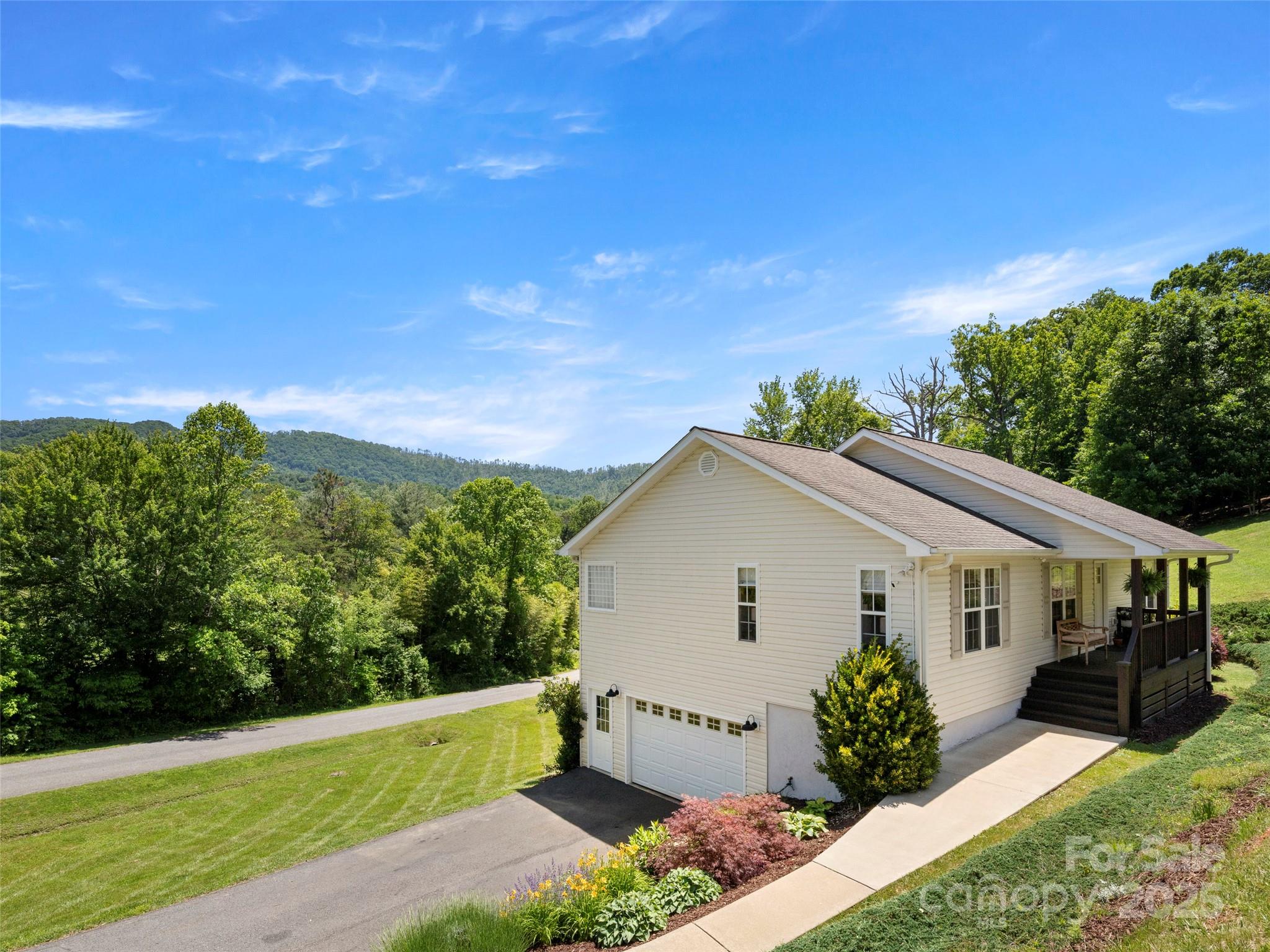 8 Rose Briar Circle