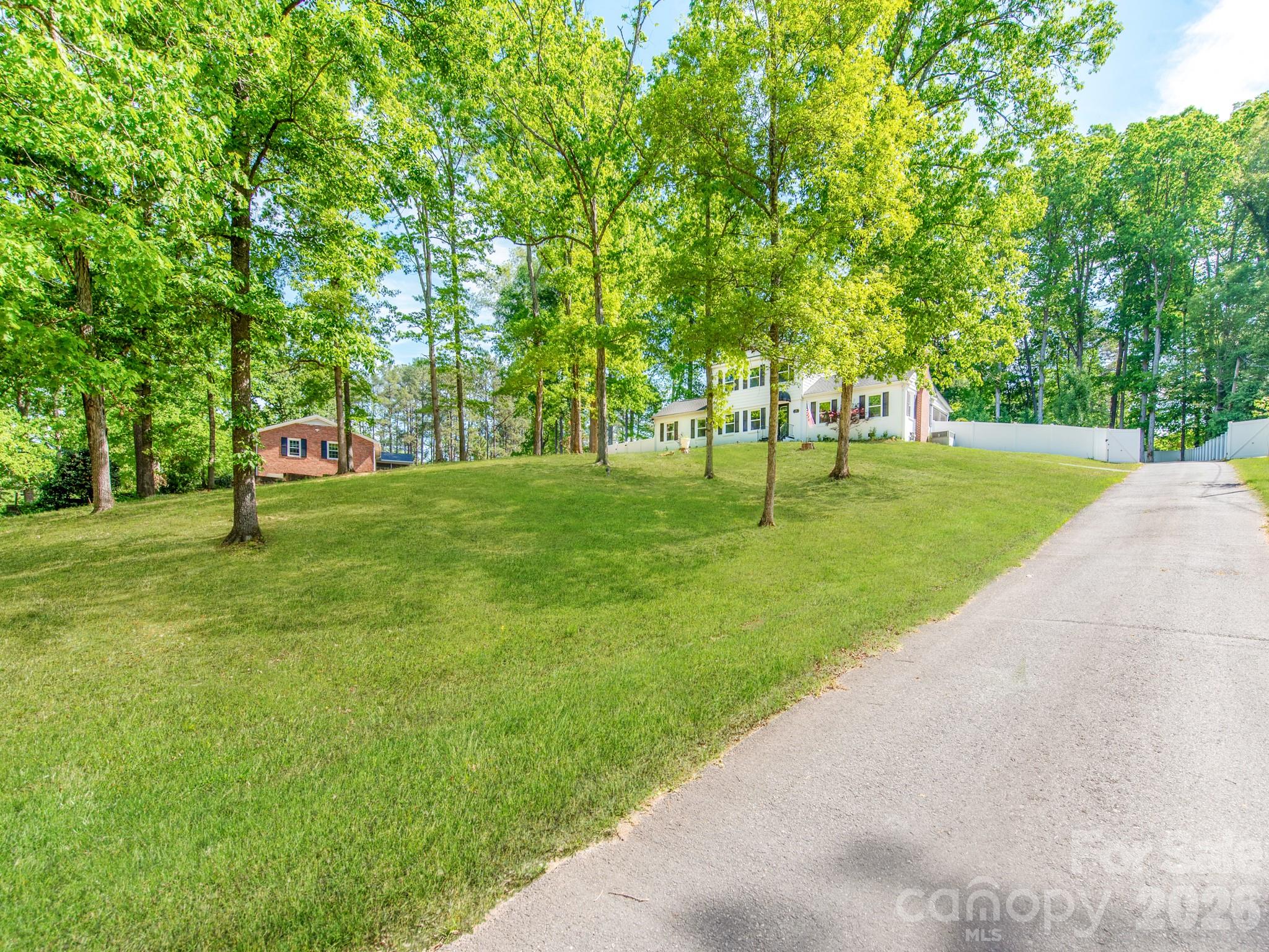 Sunset Dr - Residential