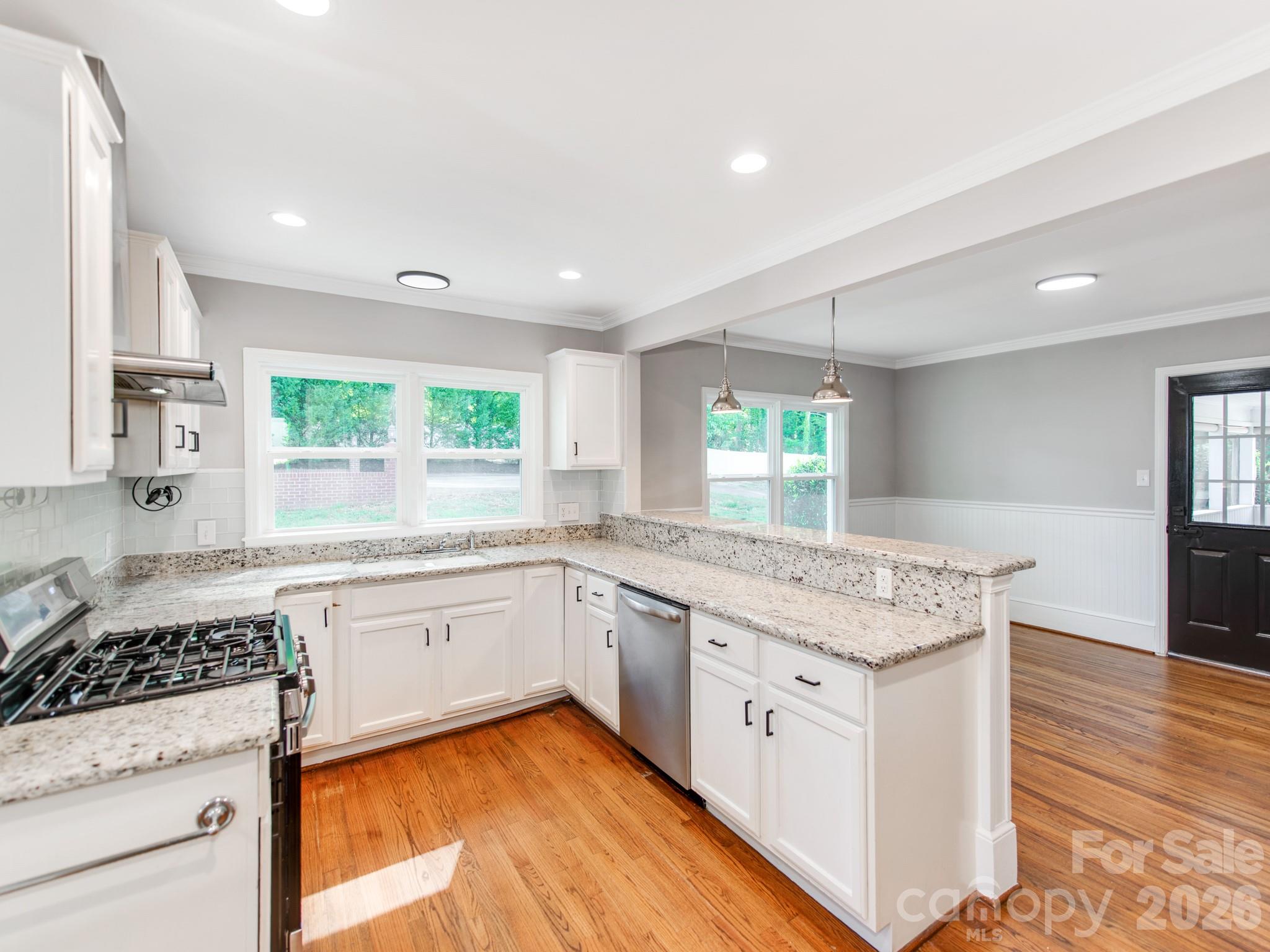 Sunset Dr - Residential